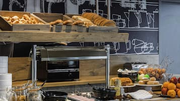Daily buffet breakfast (EUR 15.50 per person)