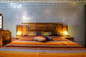 Individuelt dekorert, individuelt innredet og blendingsgardiner