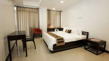 Apartment, 4 Schlafzimmer (1 King Bed,1 Queen Bed & 3 Single Bed) | Schreibtisch, Bettwäsche