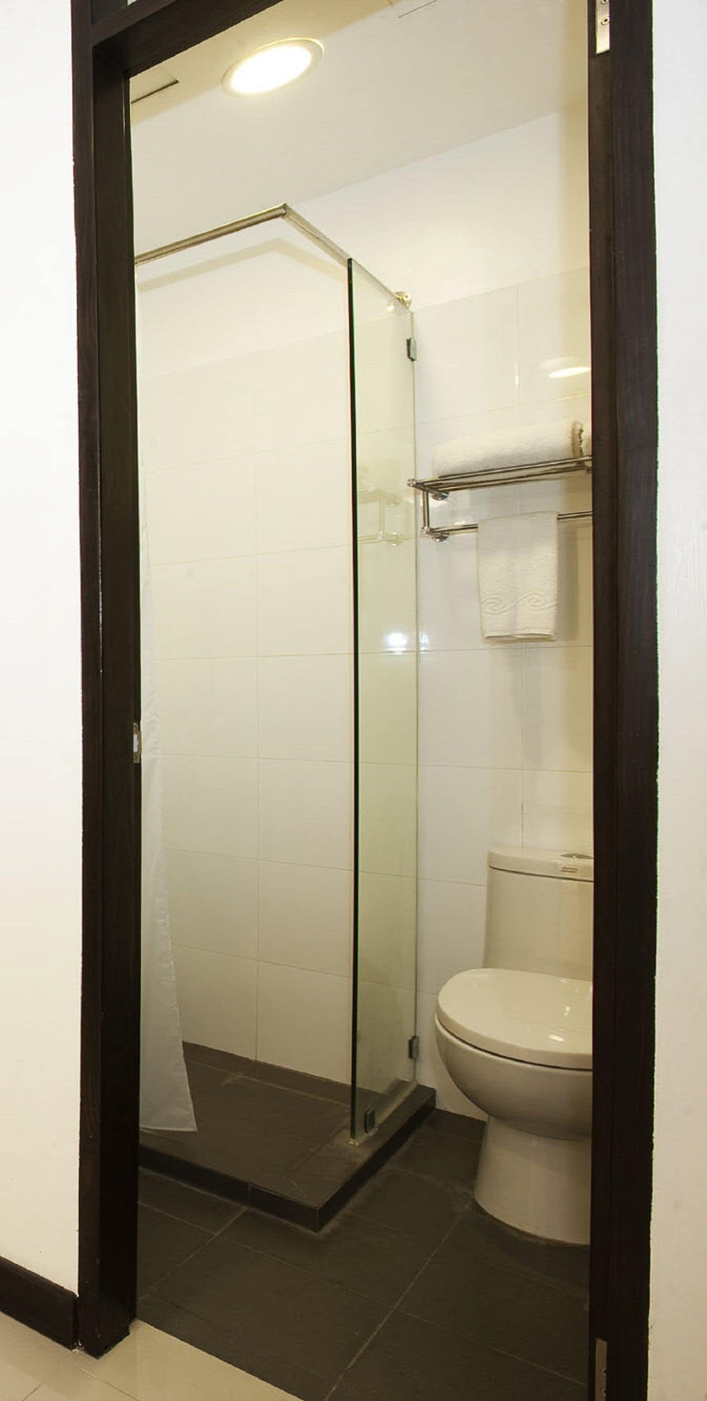 shower, free toiletries, towels