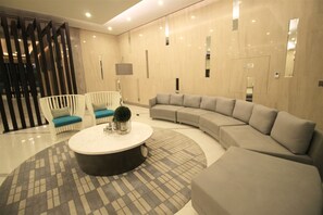 Lobby-Lounge