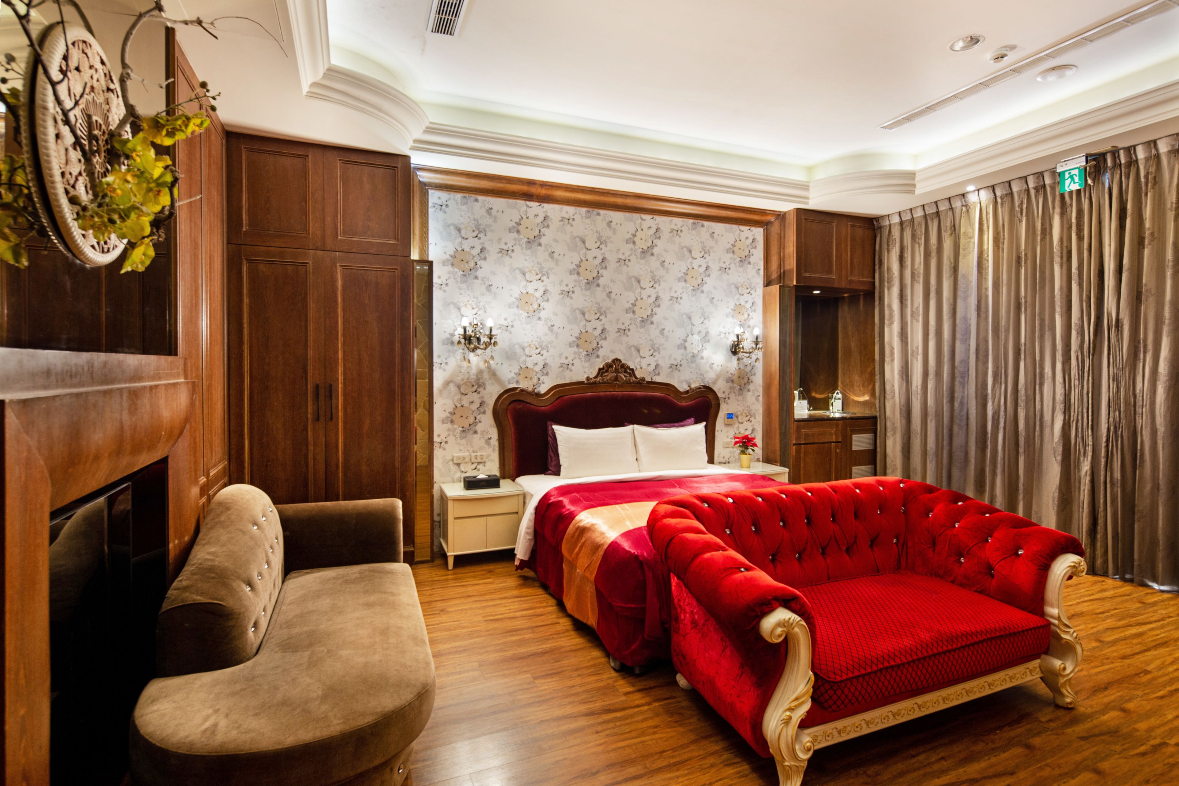 luxury double room, 1 king bed, patio (21:00 check in) | premium bedding, down duvets, minibar, soundproofing