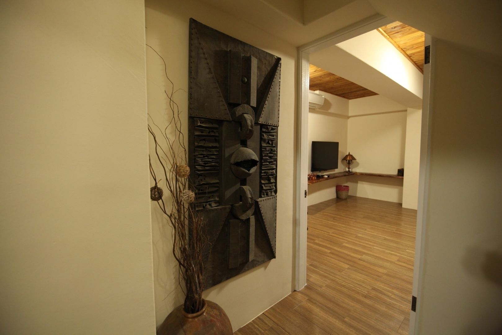 Blackout drapes, free WiFi, bed sheets