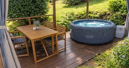 Bungalow dans un endroit calme en forĂȘt juste sur le sentier de randonnĂ©e