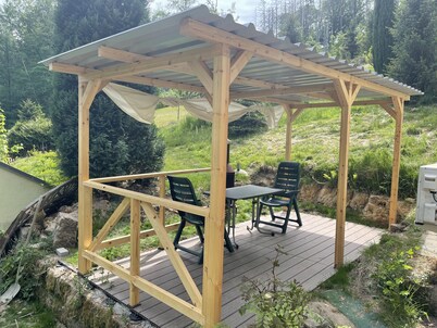 Bungalow in a quiet forest location right on the hiking trail 