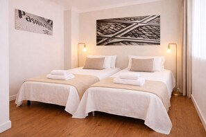 1 dormitorio, tabla de planchar con plancha, wifi gratis y ropa de cama