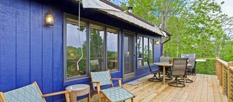 Modern, Private, Quiet, Long Range Views Cabin, Walk to Beech Mountain Club