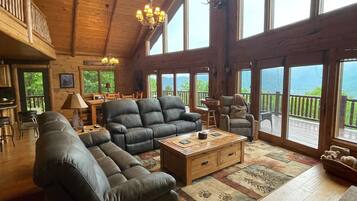 Smart TV, fireplace, DVD player