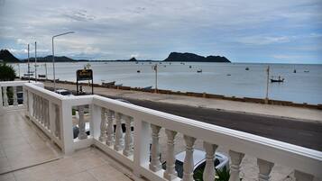 Family Room | Balcony