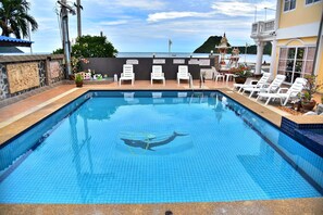 Outdoor pool - Sun Beach Hotel (Prachuap Khiri Khan)