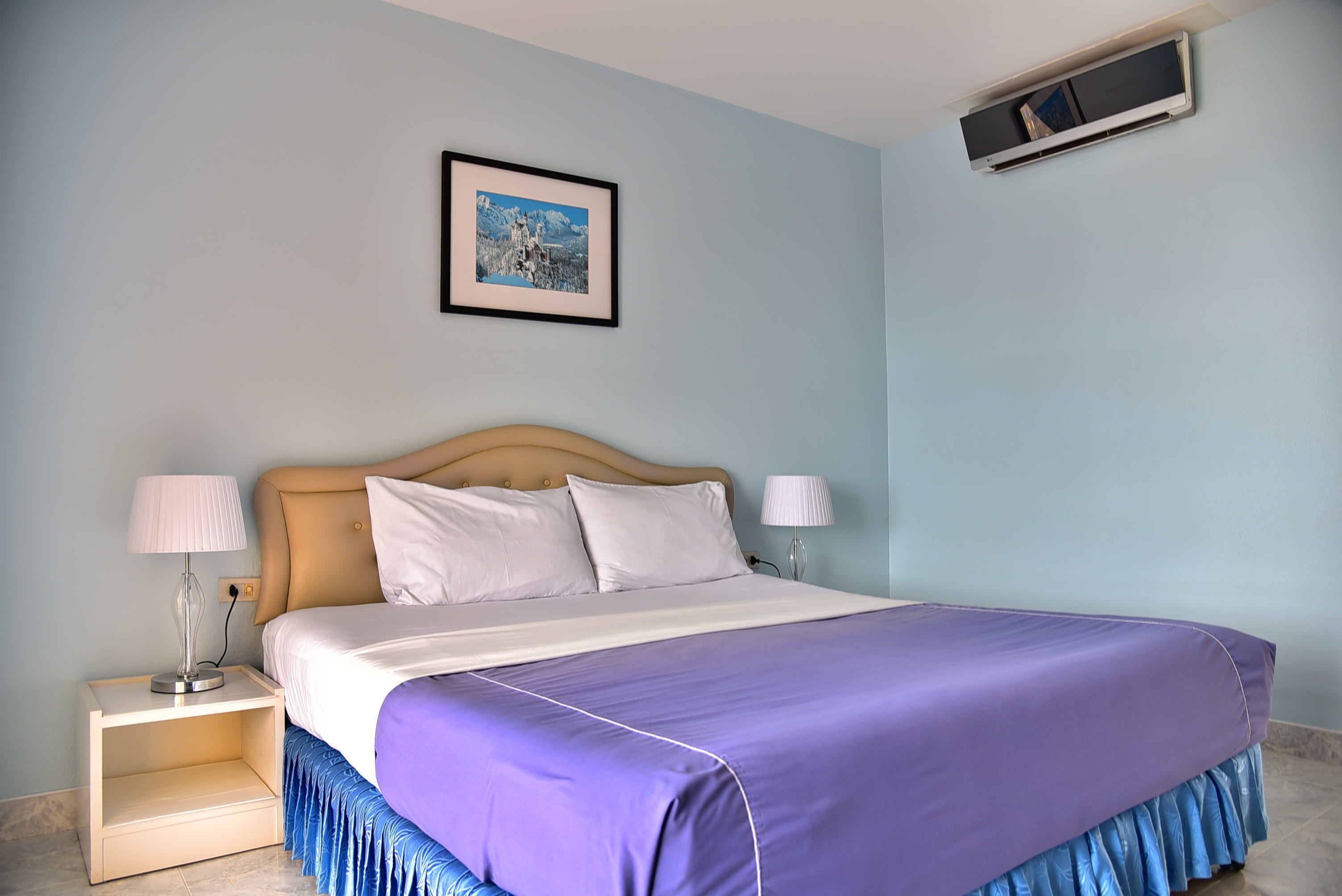 family room | desk, blackout curtains, rollaway beds, free wifi