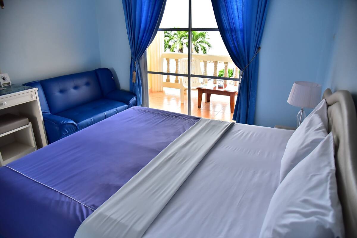 family room | desk, blackout curtains, rollaway beds, free wifi