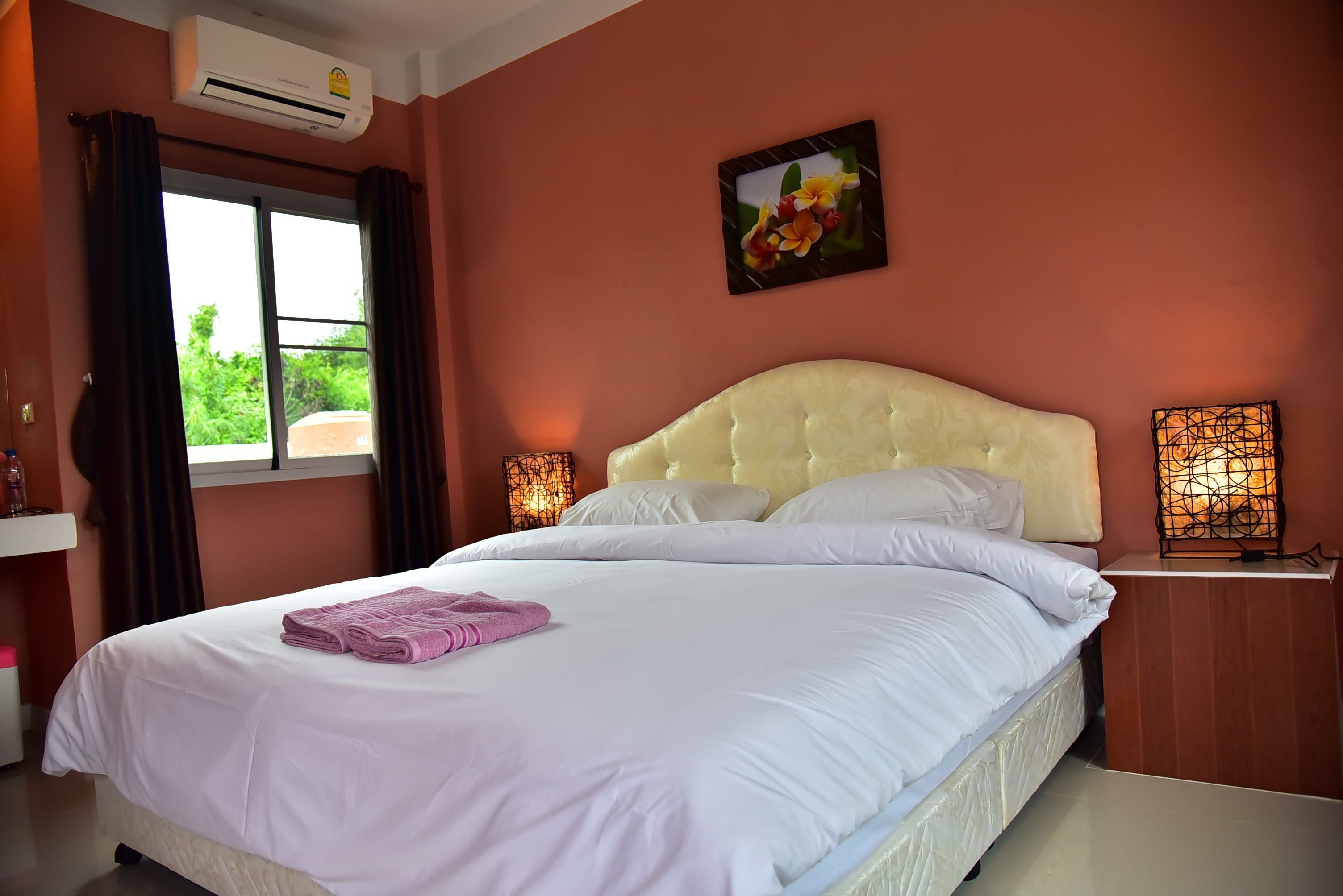 Rollaway beds, free WiFi