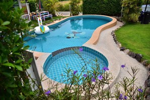 Outdoor pool - Baan Tua Mor Resort (Pranburi)