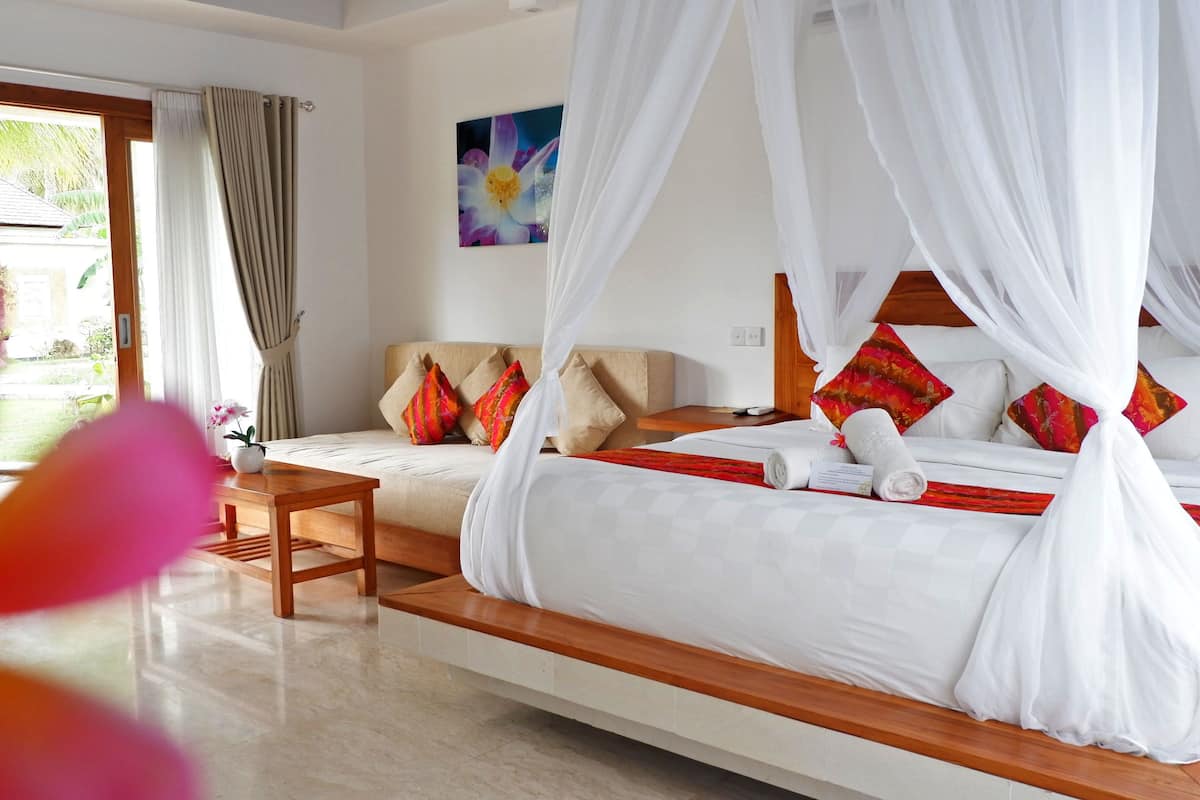 3 bedrooms, premium bedding, minibar, in-room safe