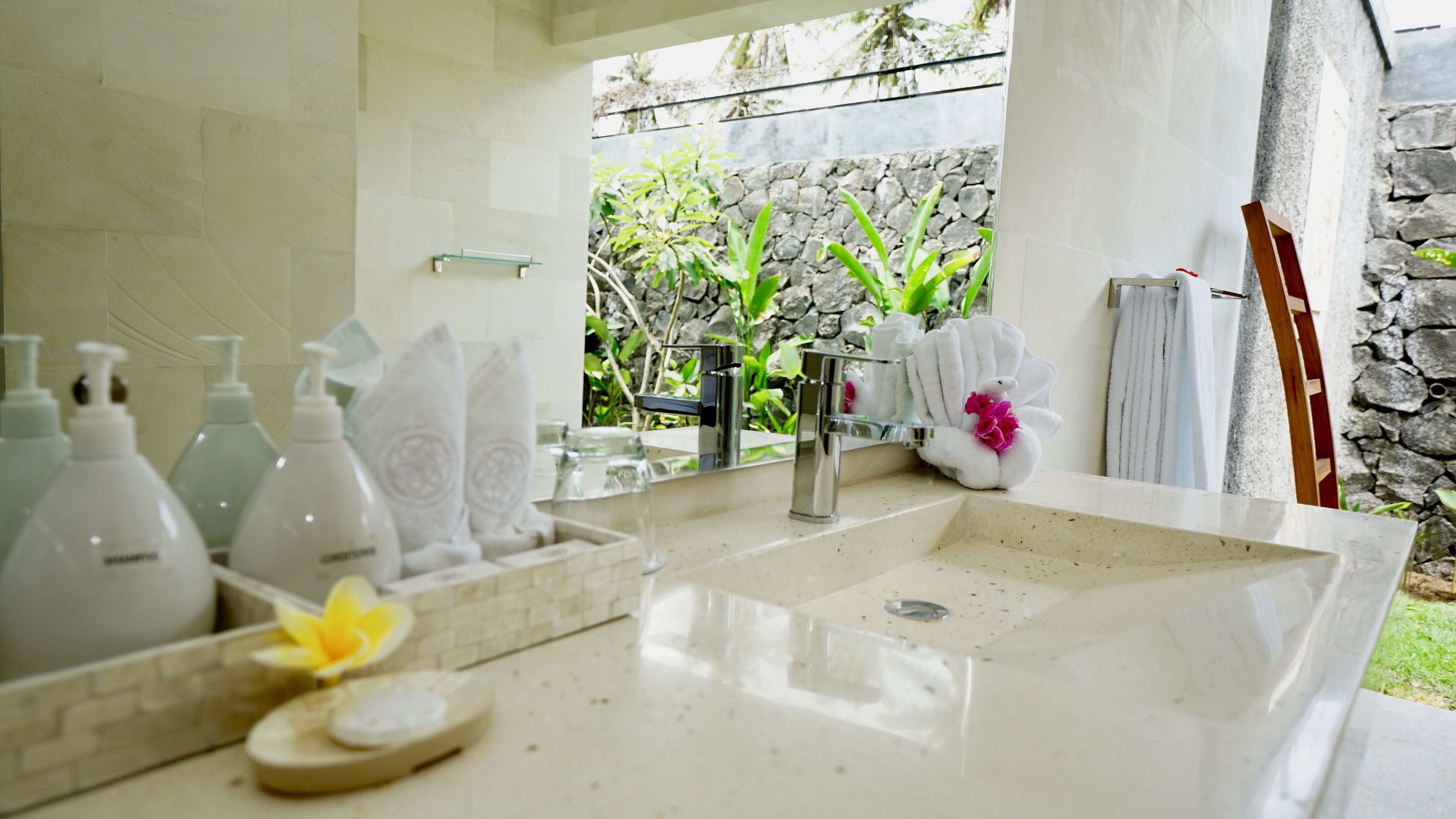 deluxe double room, 1 king bed, pool view, poolside | bathroom amenities | shower, free toiletries, hair dryer, bathrobes