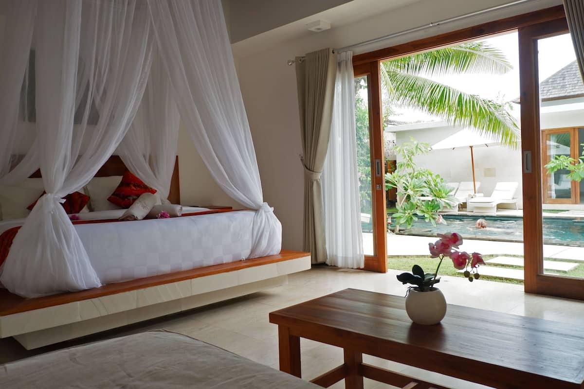3 bedrooms, premium bedding, minibar, in-room safe