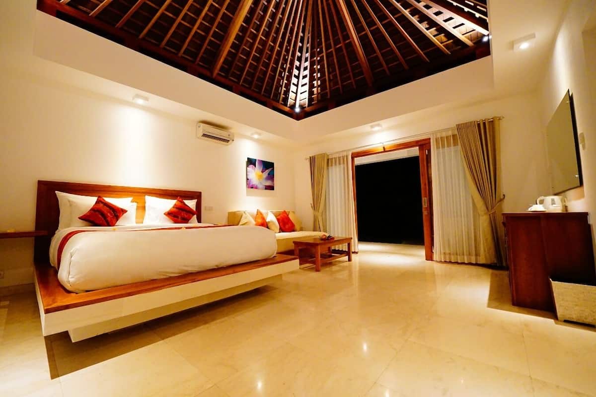 luxury single room, 1 king bed, private pool | 3 bedrooms, premium bedding, minibar, in-room safe