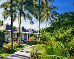 Deluxe Double Room, 1 King Bed, Pool View, Poolside | Garden view