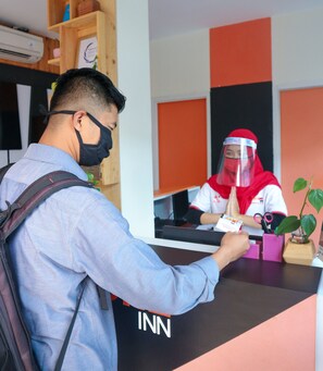 Lobby - Front One Budget Muntilan (Muntilan)