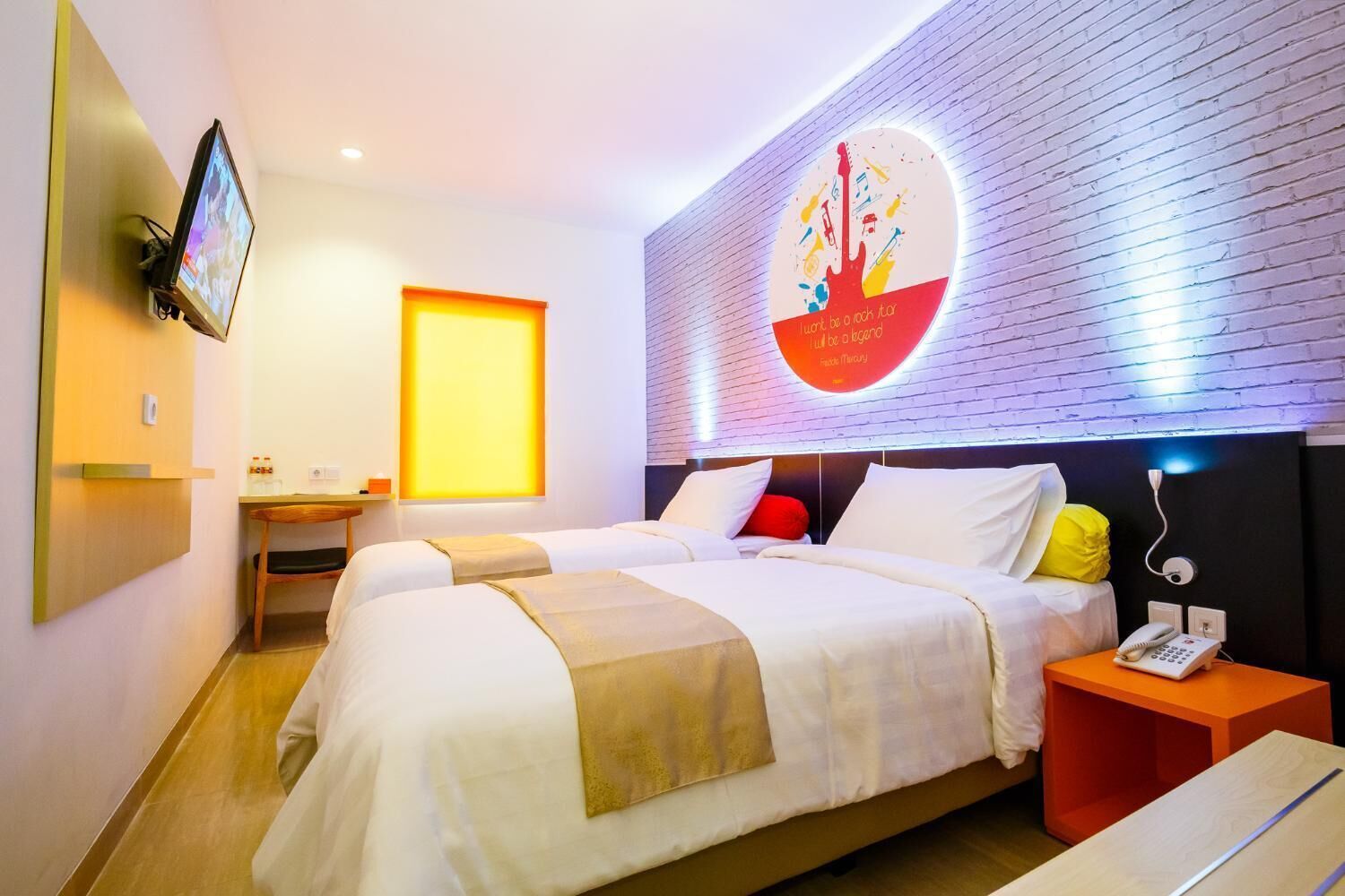 Premium bedding, free WiFi