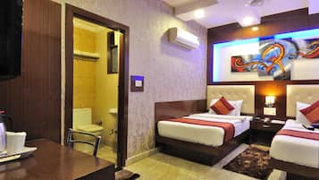Minibar, wifi gratis y ropa de cama