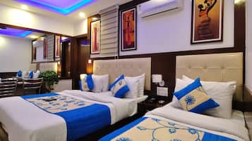 Minibar, wifi gratis y ropa de cama