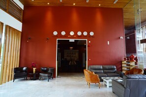 Lobby sitting area - Bagan Star Hotel (Nyaung-U)