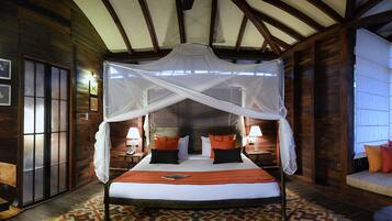 Luxury Tree House, 1 King Bed, Non Smoking | Premium bedding, in-room safe, desk, bed sheets