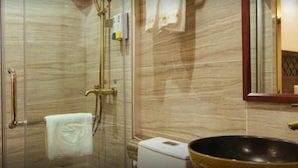 Shower, free toiletries, hair dryer, slippers - Guilin Guixiangge Hotel (Guilin)