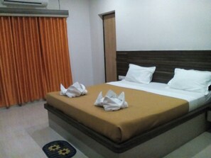 1 phòng ngủ, minibar, két bảo mật tại phòng, bàn 