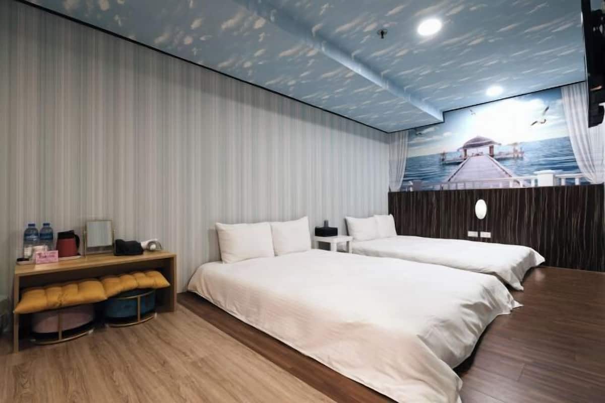 Blackout curtains, soundproofing, iron/ironing board, free WiFi