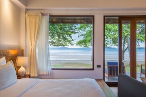 Beachfront Deluxe Villa | In-room safe, desk, rollaway beds, free WiFi - Mira Montra Resort Koh Mak (Ko Mak)
