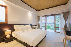 Habitación, vista al mar (Hilltop) | Caja de seguridad en la habitación, escritorio y camas extra 