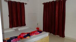 Rollaway beds, free WiFi