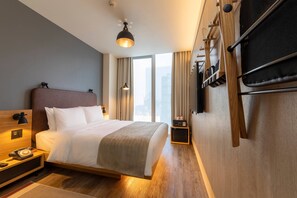 Habitación, 1 cama de matrimonio | Ropa de cama de alta calidad, edredones de plumas, caja fuerte
