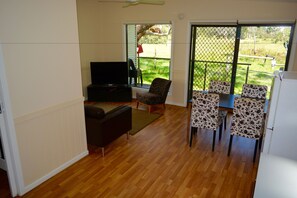 Rom, 2 soverom, utsikt mot høyde | Oppholdsområde | Bordtennis