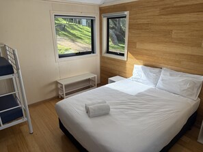 Private Bedroom - Sleep Up to 6 - Linen on Queen Bed Only (1 Queen 2 Bunks)