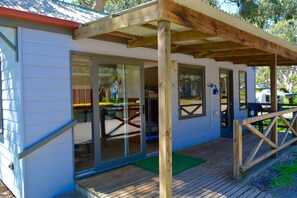 Standard Cabin 2 Bedrooms Shared Bathroom (1 King Bed, 1 Bunk, 1 Trundle) - Bimbi Park - Camping Under Koala (Cape Otway)