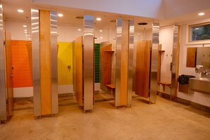 Ducha del cuarto de baño