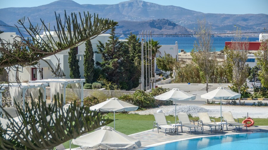 Birikos Hotel & Suites