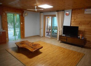 Perhehuone (Mu Jee Gae) | Olohuone | Taulutelevisio