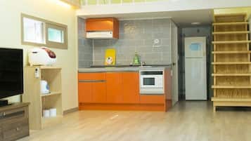 Family Room (Dal Bit) | Living area