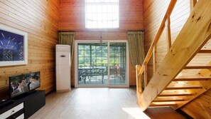 Maisonette, Terrasse (Cézanne)