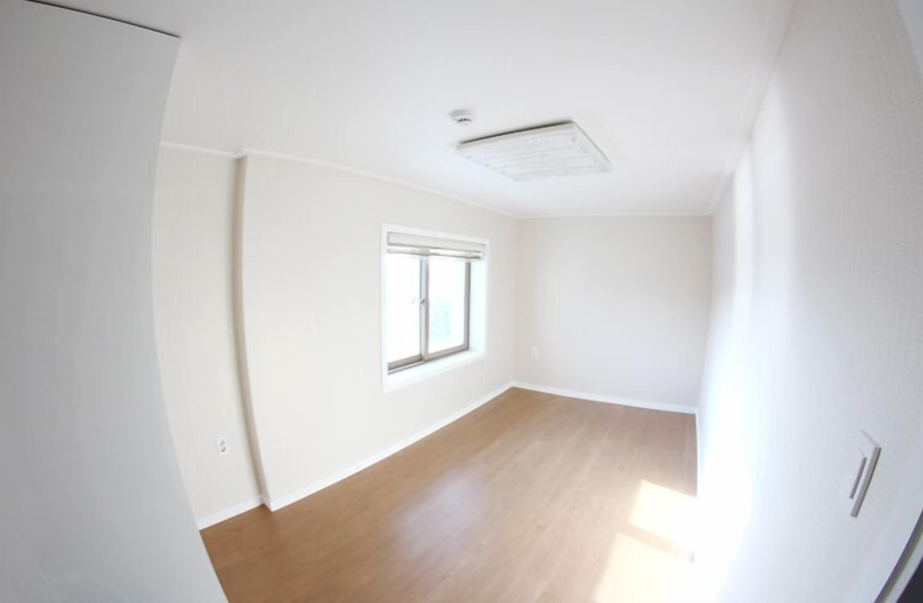 red room | 1 bedroom, desk, free wifi