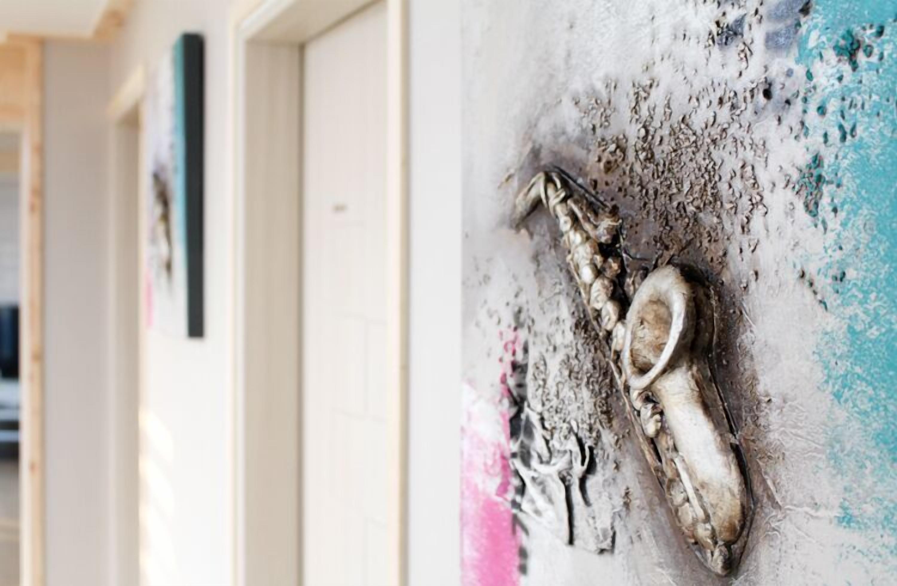 gold room | room amenity