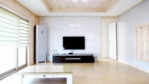 Kamar (Gold) | Area keluarga | TV layar datar