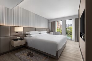 3 bedrooms, in-room safe, desk, blackout drapes - Marriott Executive Apartments, Bangkok Townhall Sukhumvit (Bangkok)