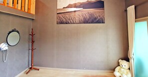 Family Duplex | Living room | Flat-screen TV, heated floors