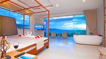 Villa, 3 Bedrooms | 3 bedrooms, minibar, free WiFi, bed sheets